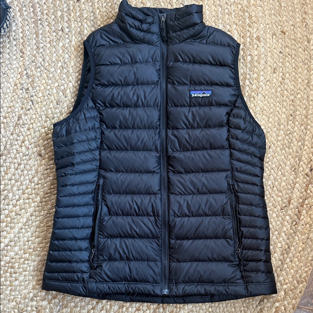Patagonia Black Quilted Vest Jacket Size M Women Warm lightweight Travel